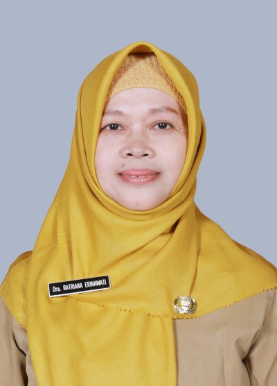Dra. Ratriana Erinawati